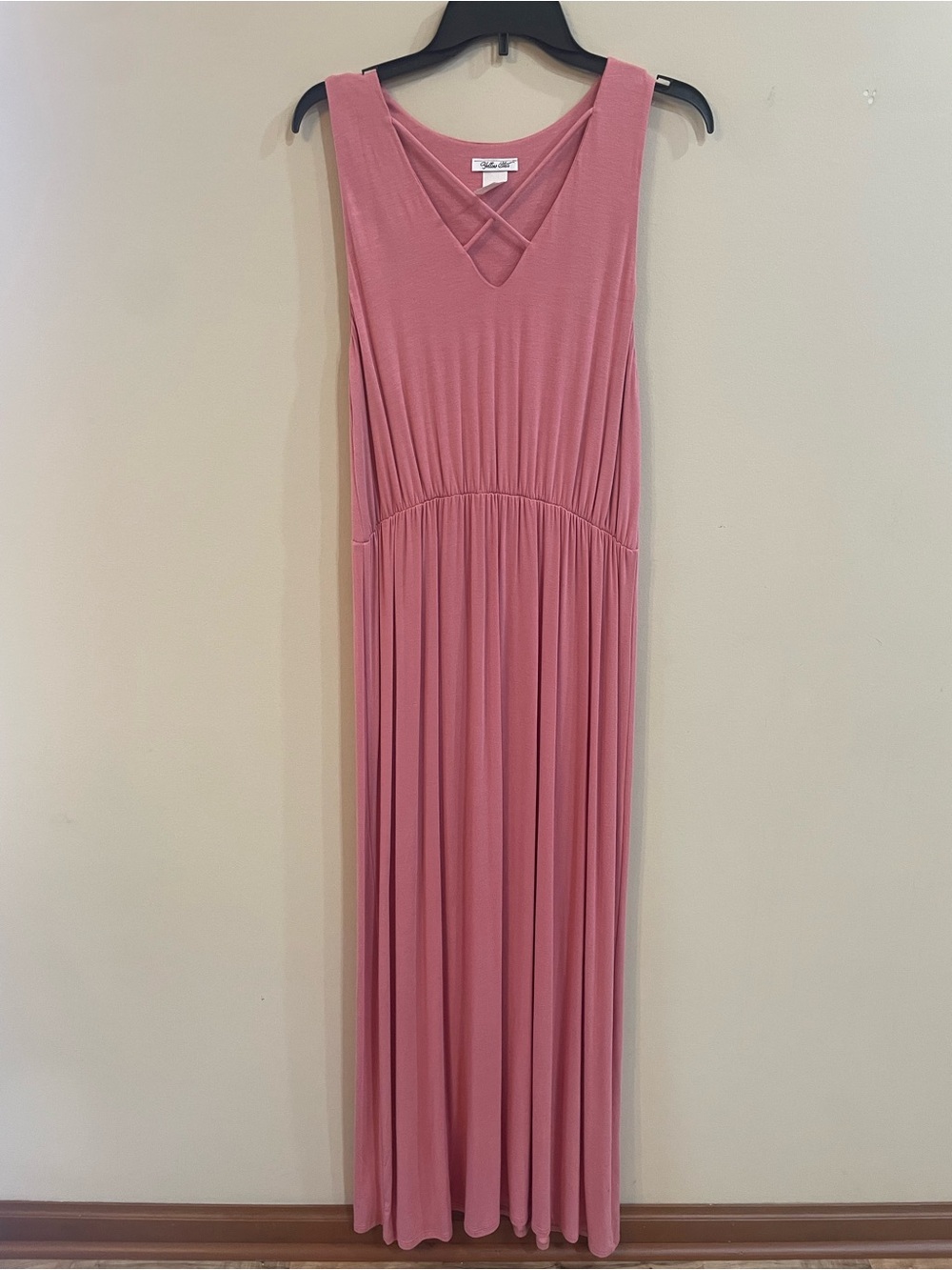 Sleeveless Dusty Rose Maxi Dress with V-Neck and Crisscross Detail